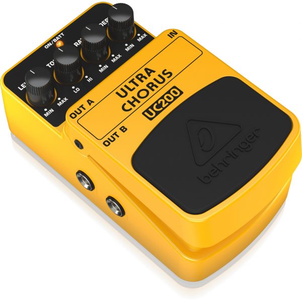 Behringer UC200 Ultimate Stereo Chorus Effects Pedal - Image 2