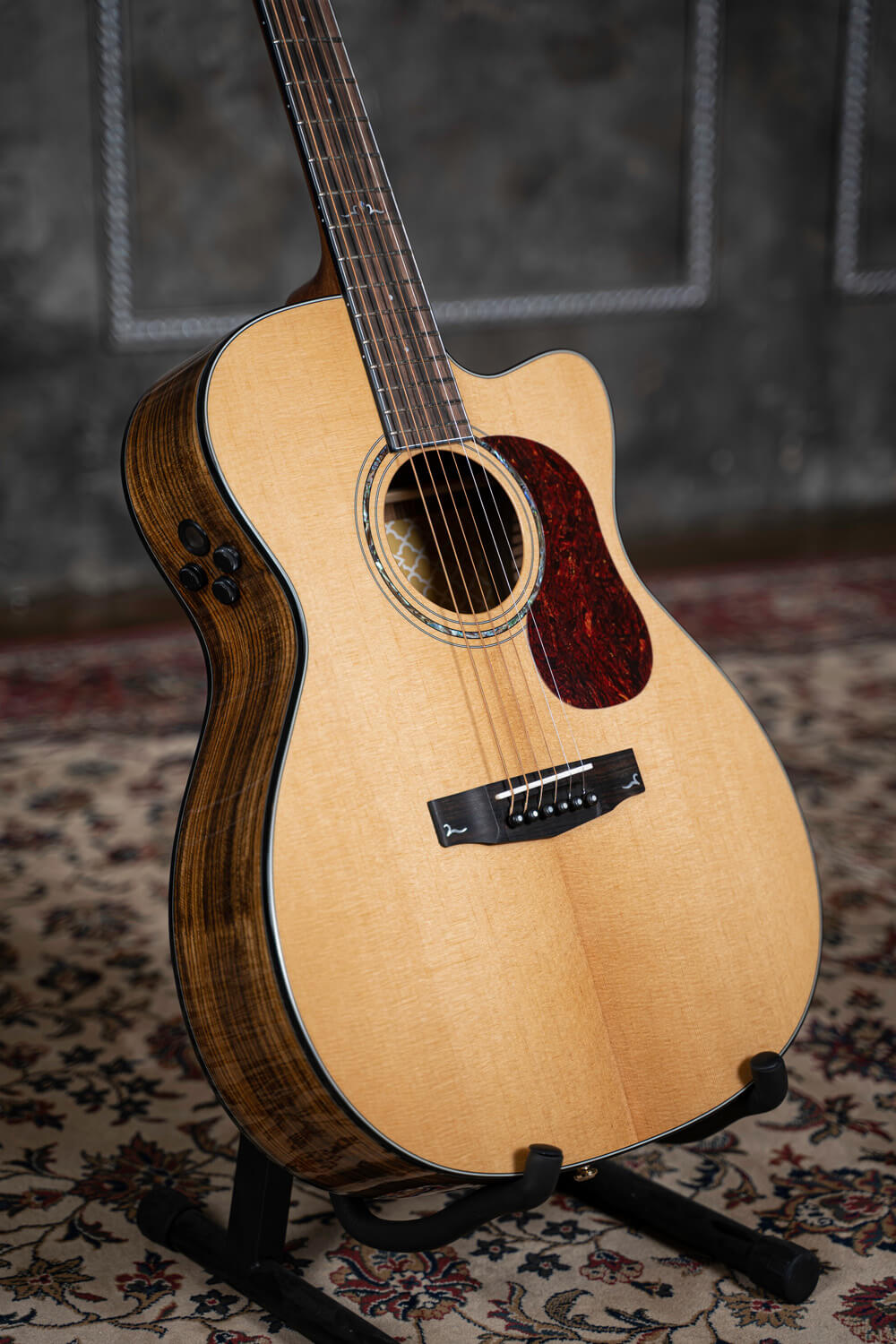 cort-gold-oc6-bocote-acoustic-electric-guitar-lifestyle-4