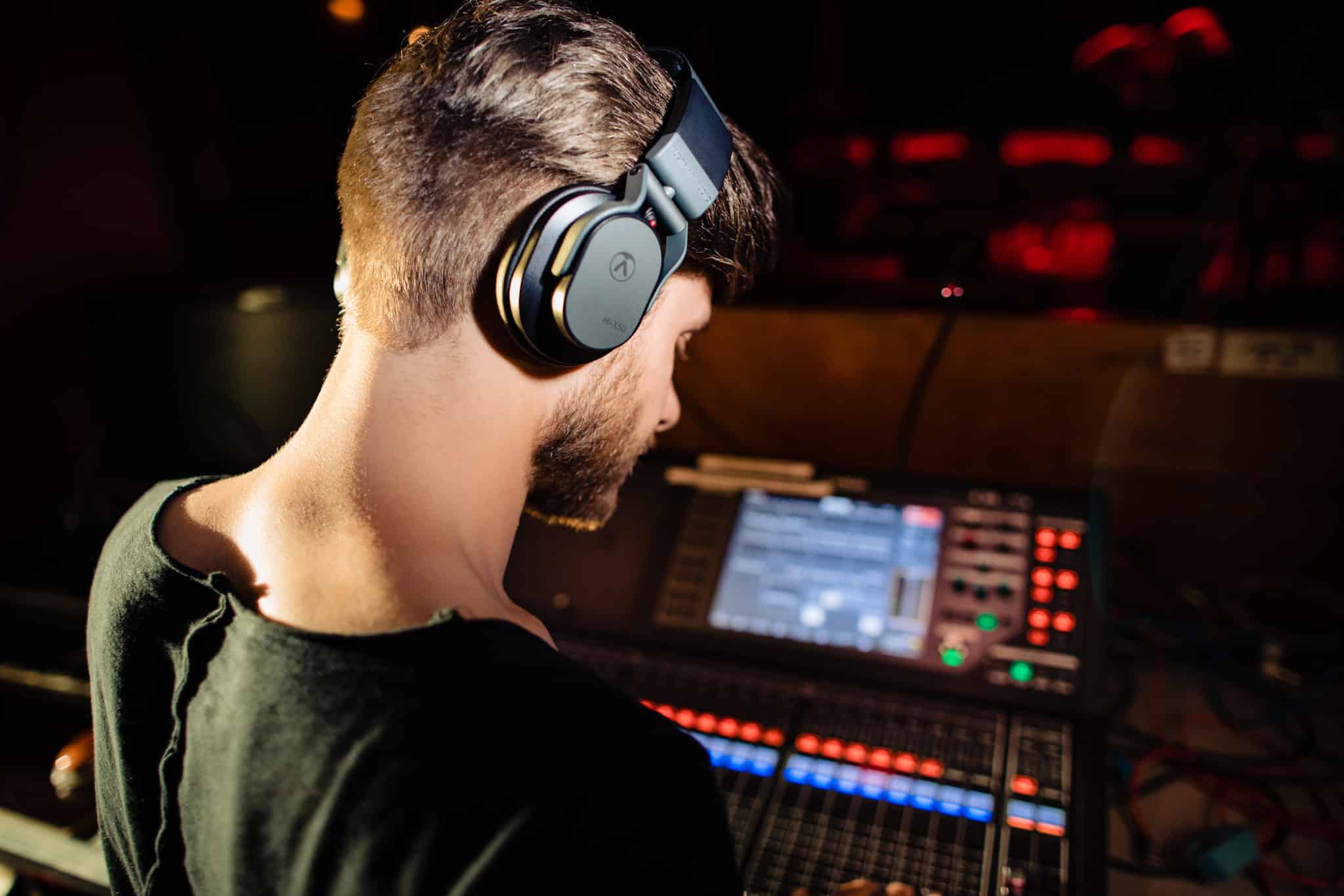Austrian Audio Hi-X50 Professional Closed-Back On-Ear Headphones - Image 3